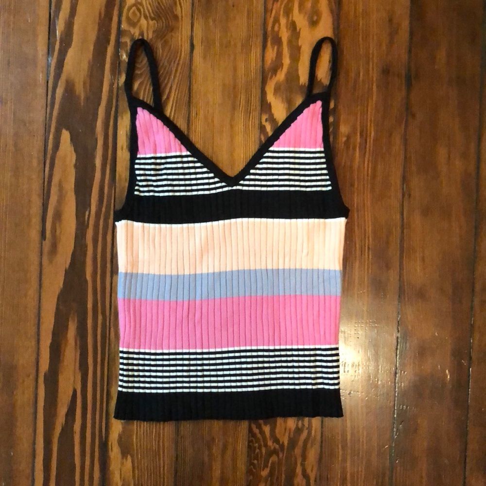 Kendall & Kylie cropped, ribbed tank, so cute!